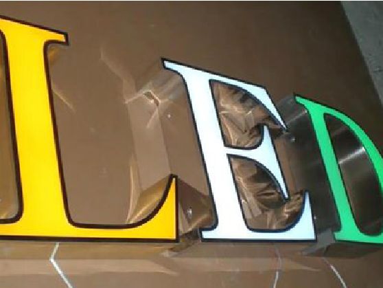 舞钢市介绍LED招牌的基础知识。