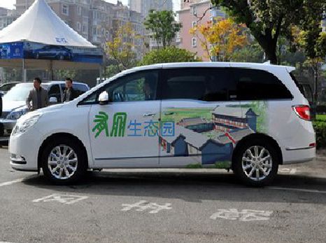 舞钢市户外车贴喷绘如何保持效果?